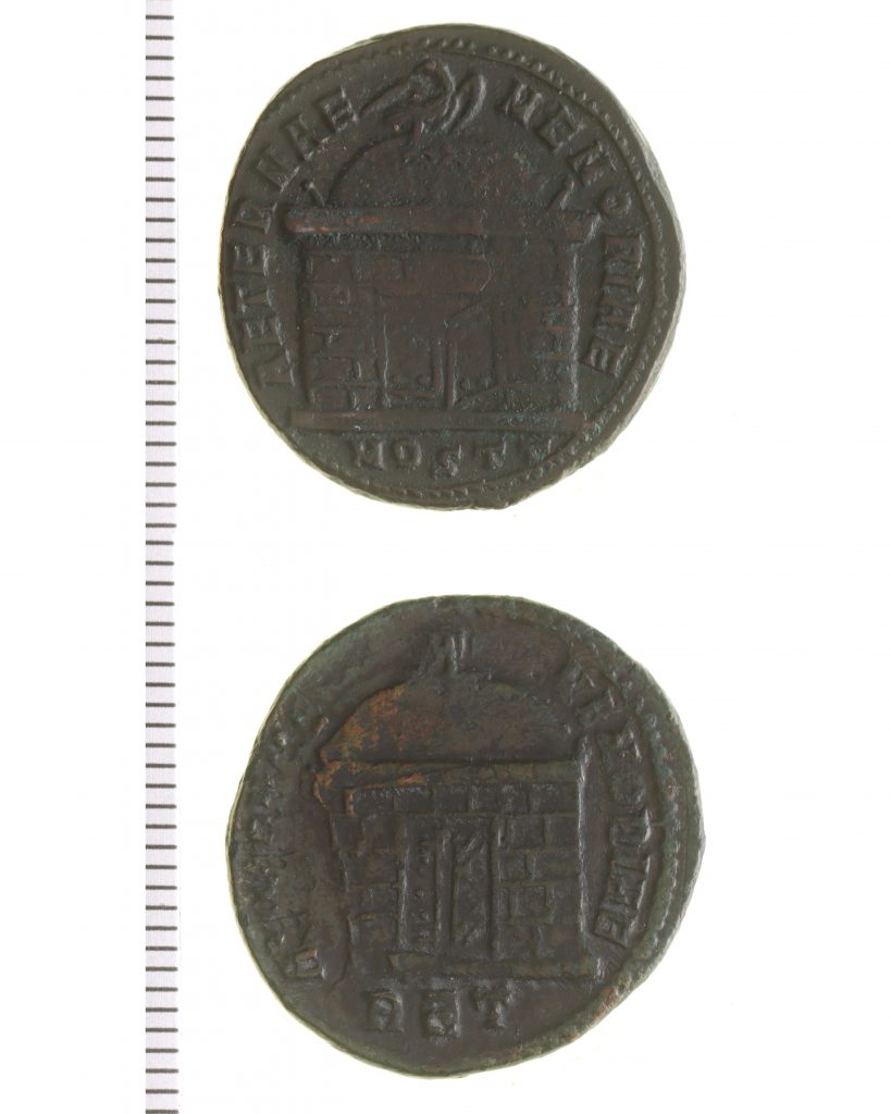 Frånsidorna på två av mynten, föremålsnummer 3178512 & 3178513