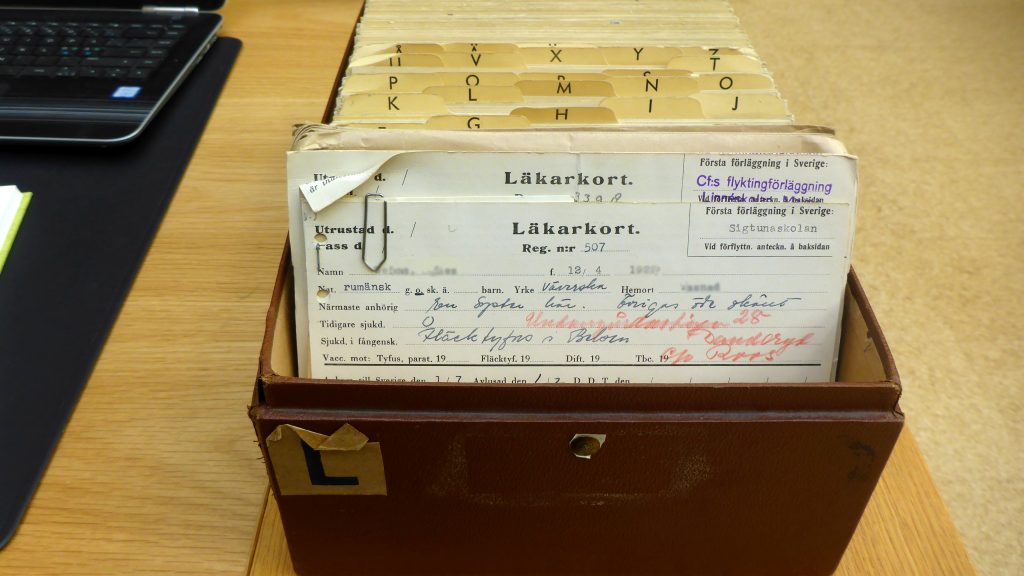 Arkivlåda med kortregister.