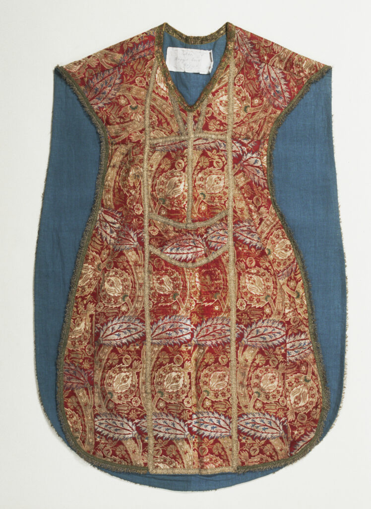 Plagg format som ett slags mantel. 