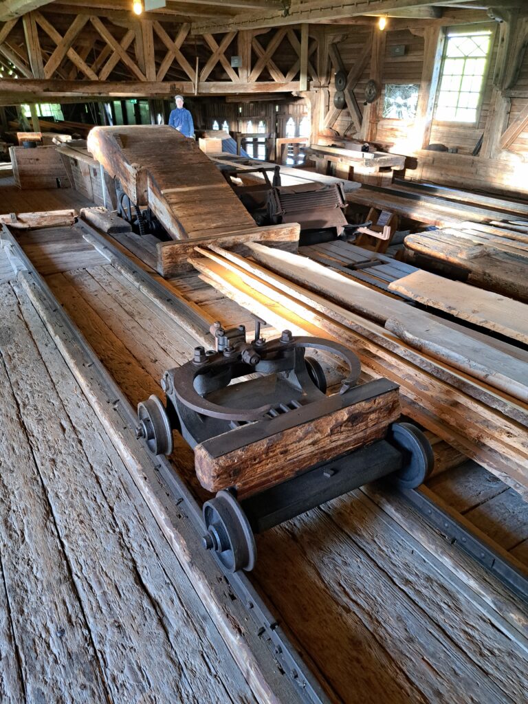 Maskin i sågverksmuseum.